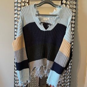 Boutique Miracle Sweater M/L Blue Frayed